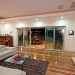 feature_29_gallery_three_colour